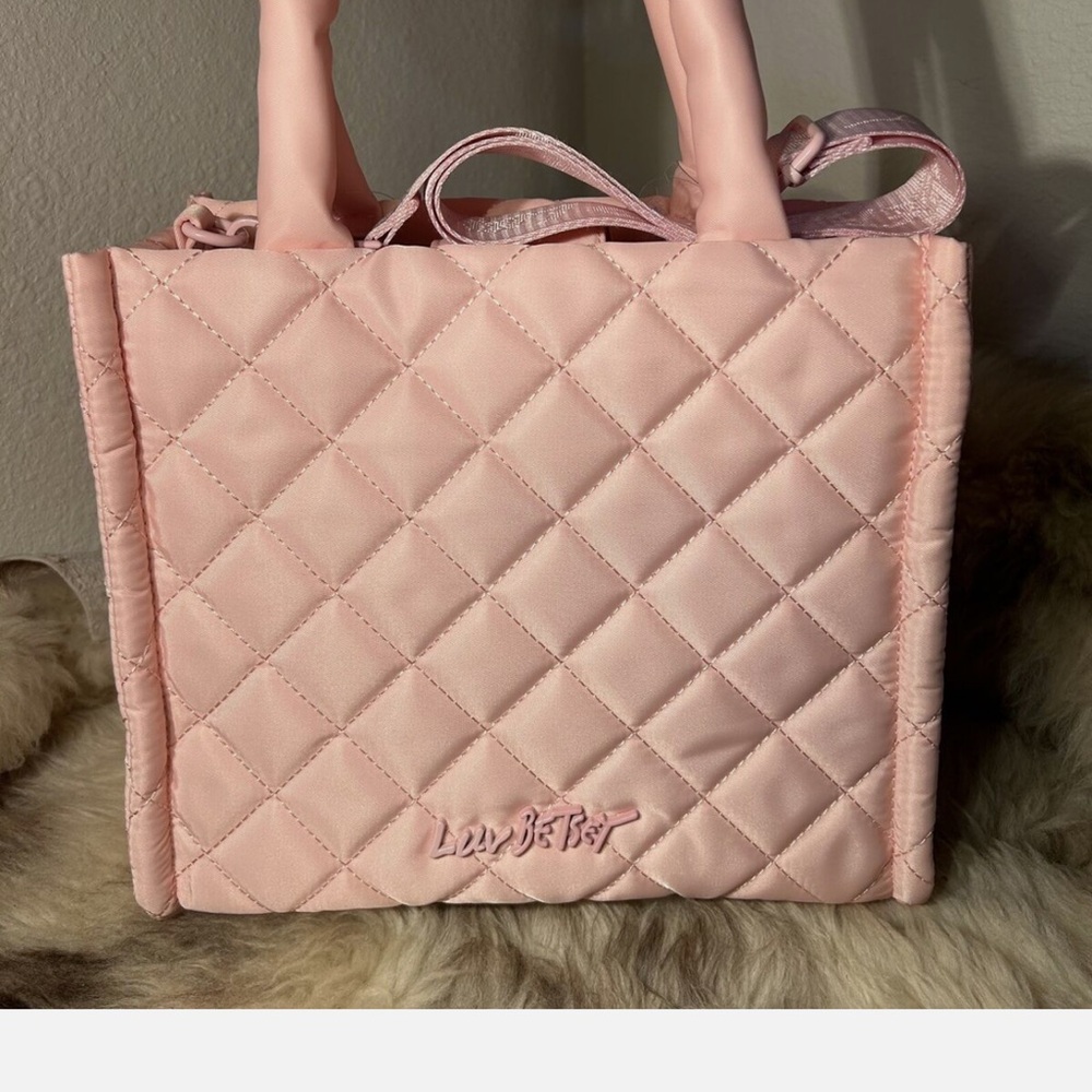 Betsy Johnson Pink Heart Quilted Bag NWT - Picture 3 of 5